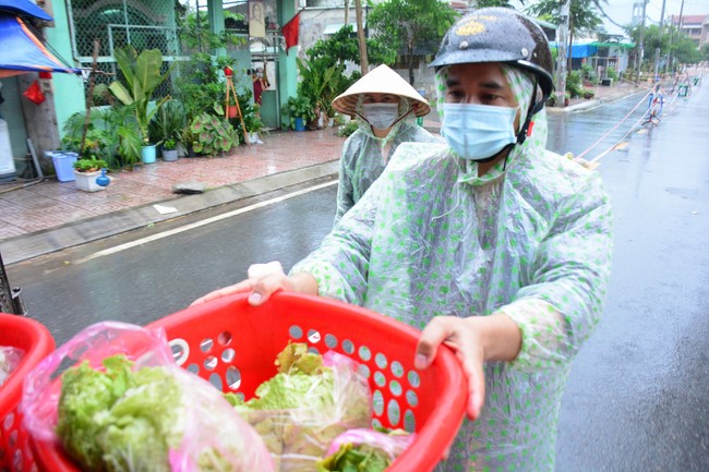 Continuing to support people in need in the Covid-19 pandemic of Hoang Phap Pagoda (series 4)